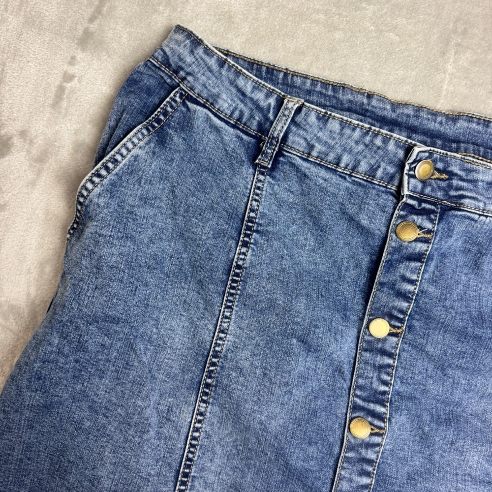 Esteez Womens Size 18 Blue Denim Button Front A-Line Skirt Medium Wash EX802181 - Picture 2 of 7